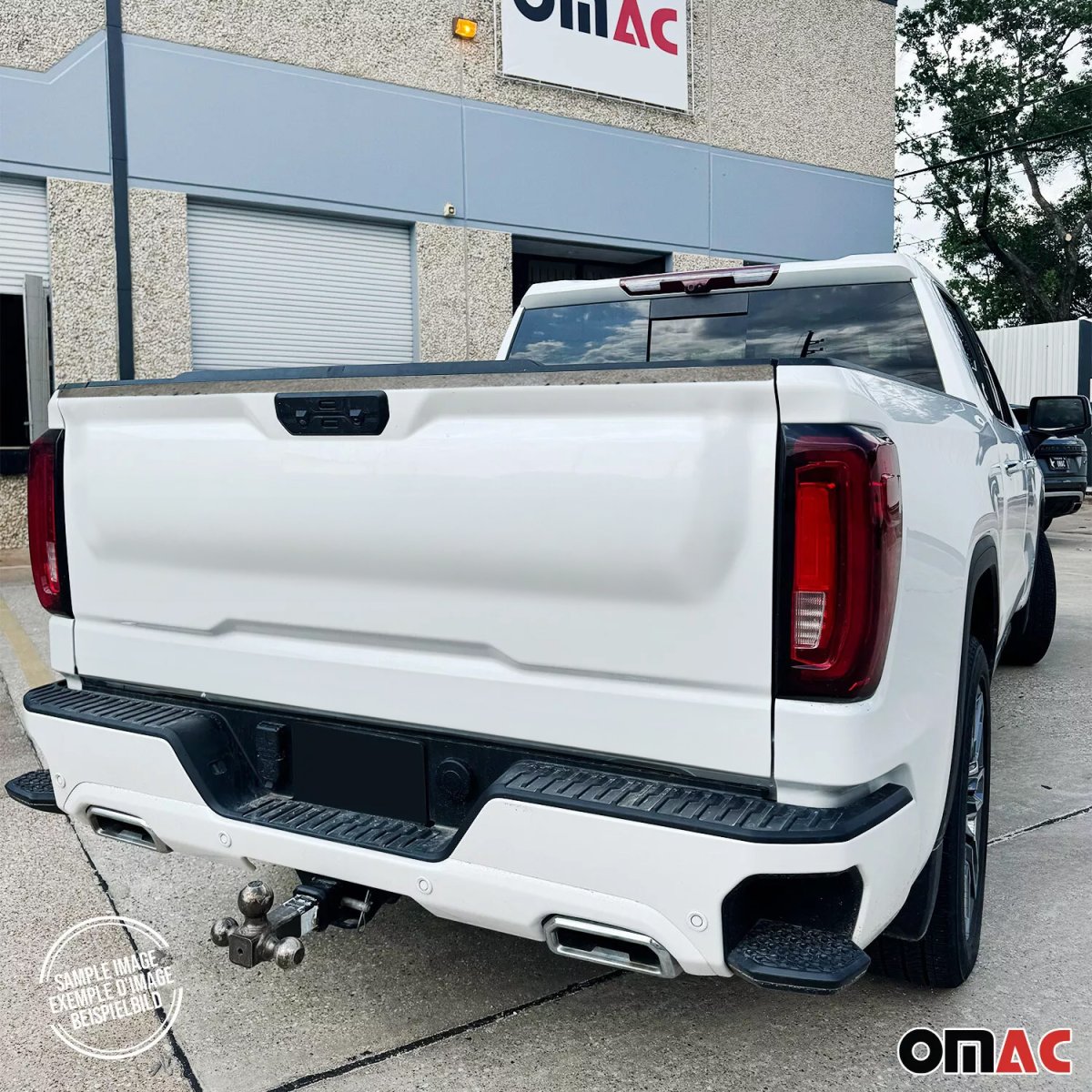 GMC Sierra 2500 Upper Tailgate Trim - Omac - S.Steel - Gloss Silver - 2015